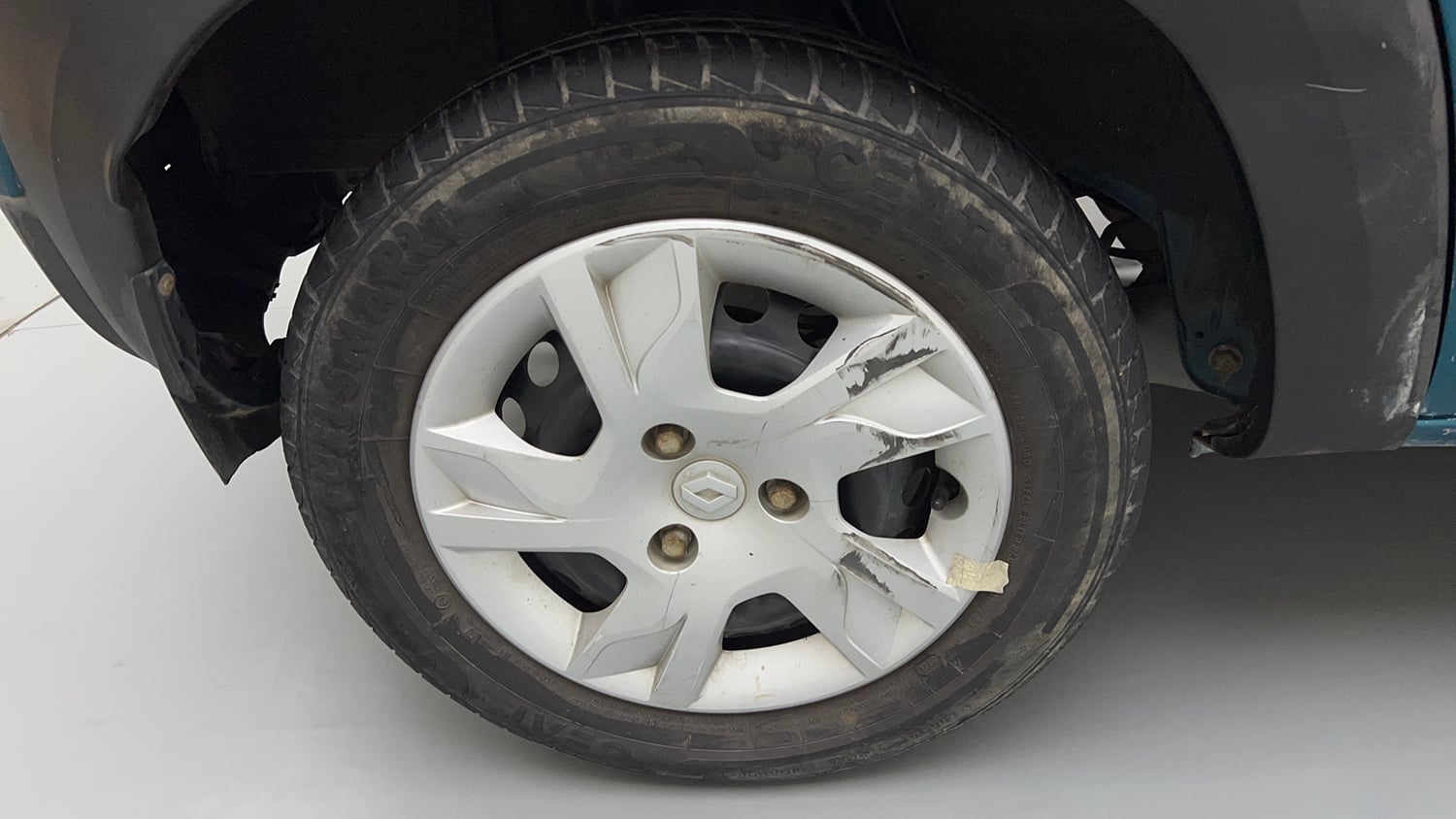 Used 2021 Renault Kwid RXT 1.0 AMT Opt Petrol Automatic tyres RIGHT REAR TYRE RIM VIEW