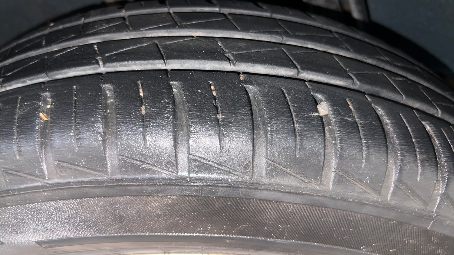 Used 2022 Renault Kwid RXT 1.0 AMT Petrol Automatic tyres RIGHT REAR TYRE TREAD VIEW