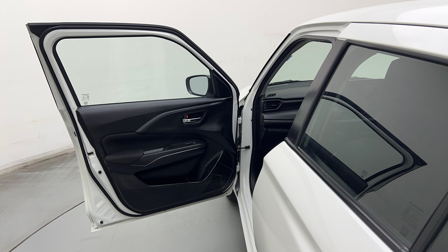 Used 2025 Maruti Suzuki Swift VXi CNG Cng Manual interior LEFT FRONT DOOR OPEN VIEW