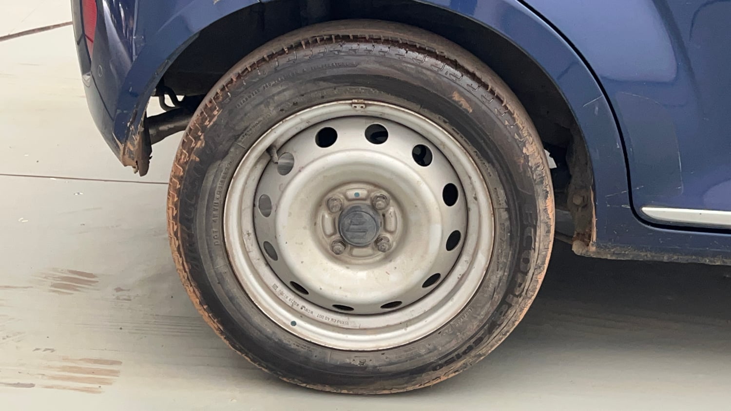 Used 2022 Maruti Suzuki Ignis Sigma 1.2 MT Petrol Manual tyres RIGHT REAR TYRE RIM VIEW