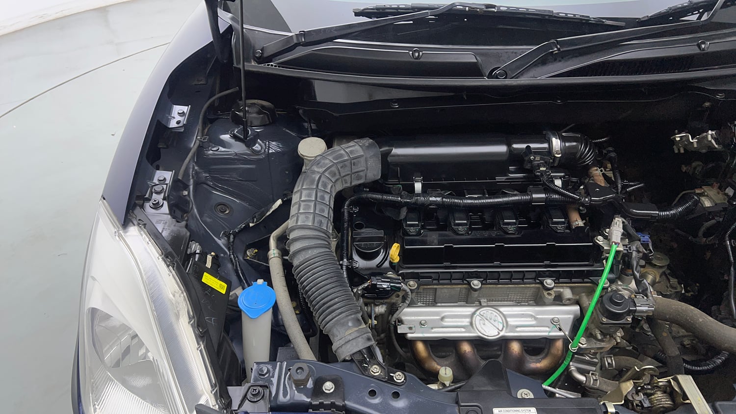 Used 2022 Maruti Suzuki Swift VXi Petrol Manual engine ENGINE RIGHT SIDE VIEW