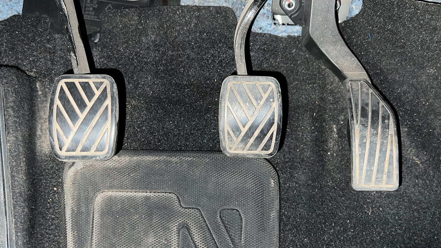 Used 2025 Maruti Suzuki Grand Vitara Zeta Smart Hybrid Petrol Manual interior PEDALS VIEW