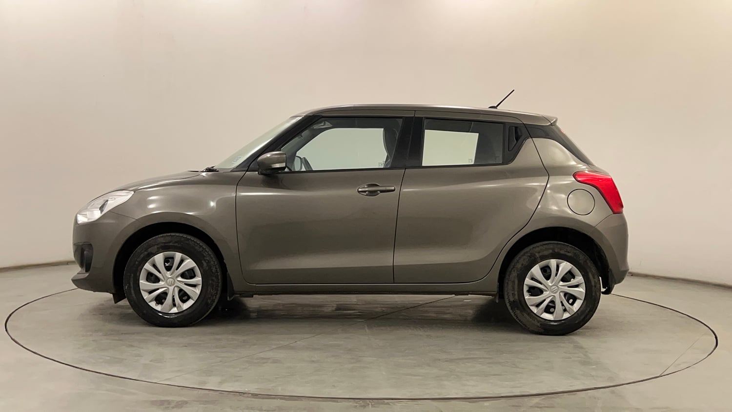Used 2020 Maruti Suzuki Swift VXi AMT Petrol Automatic exterior LEFT SIDE VIEW