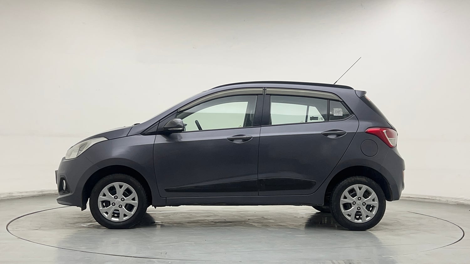Used 2017 Hyundai Grand i10 Sportz 1.2 Kappa VTVT Petrol Manual exterior LEFT SIDE VIEW