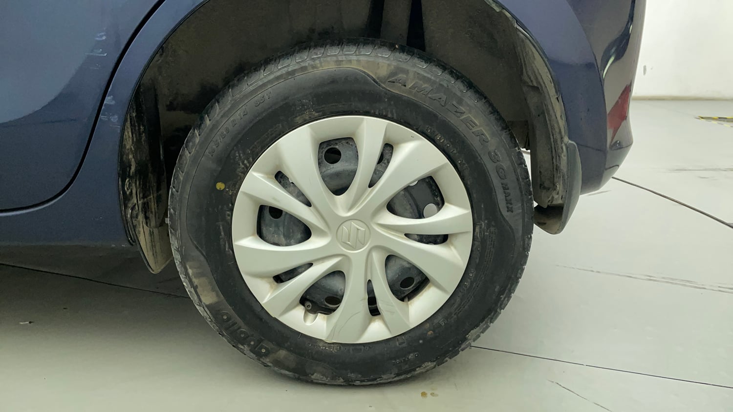Used 2019 Maruti Suzuki Swift VXi AMT Petrol Automatic tyres LEFT REAR TYRE RIM VIEW
