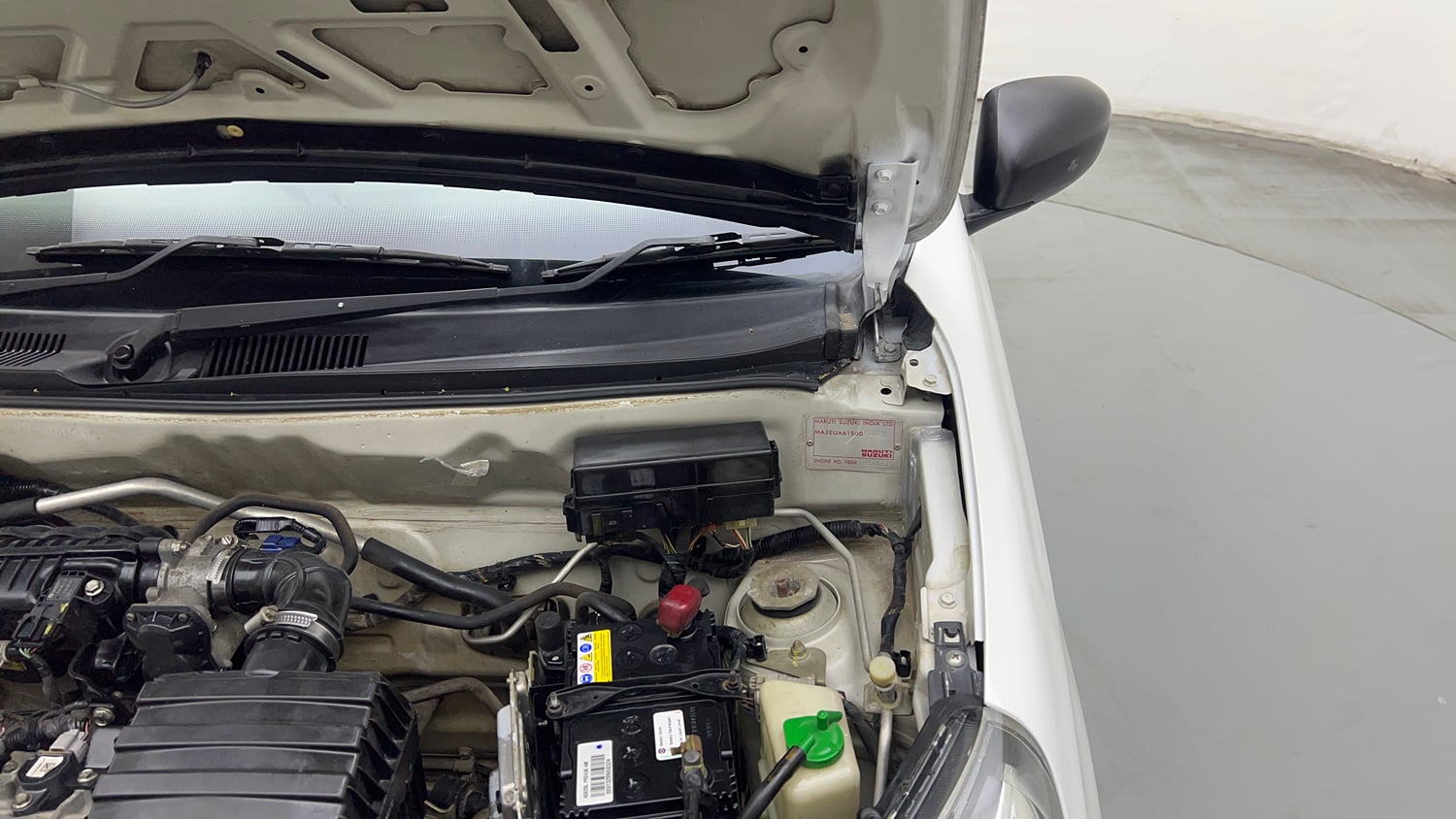 Used 2019 Maruti Suzuki Alto 800 VXi Petrol Manual engine ENGINE LEFT SIDE HINGE & APRON VIEW