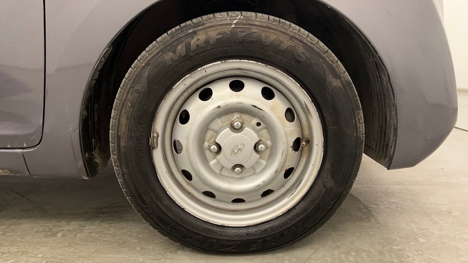 Used 2019 Hyundai Eon Era + Petrol Manual tyres RIGHT FRONT TYRE RIM VIEW