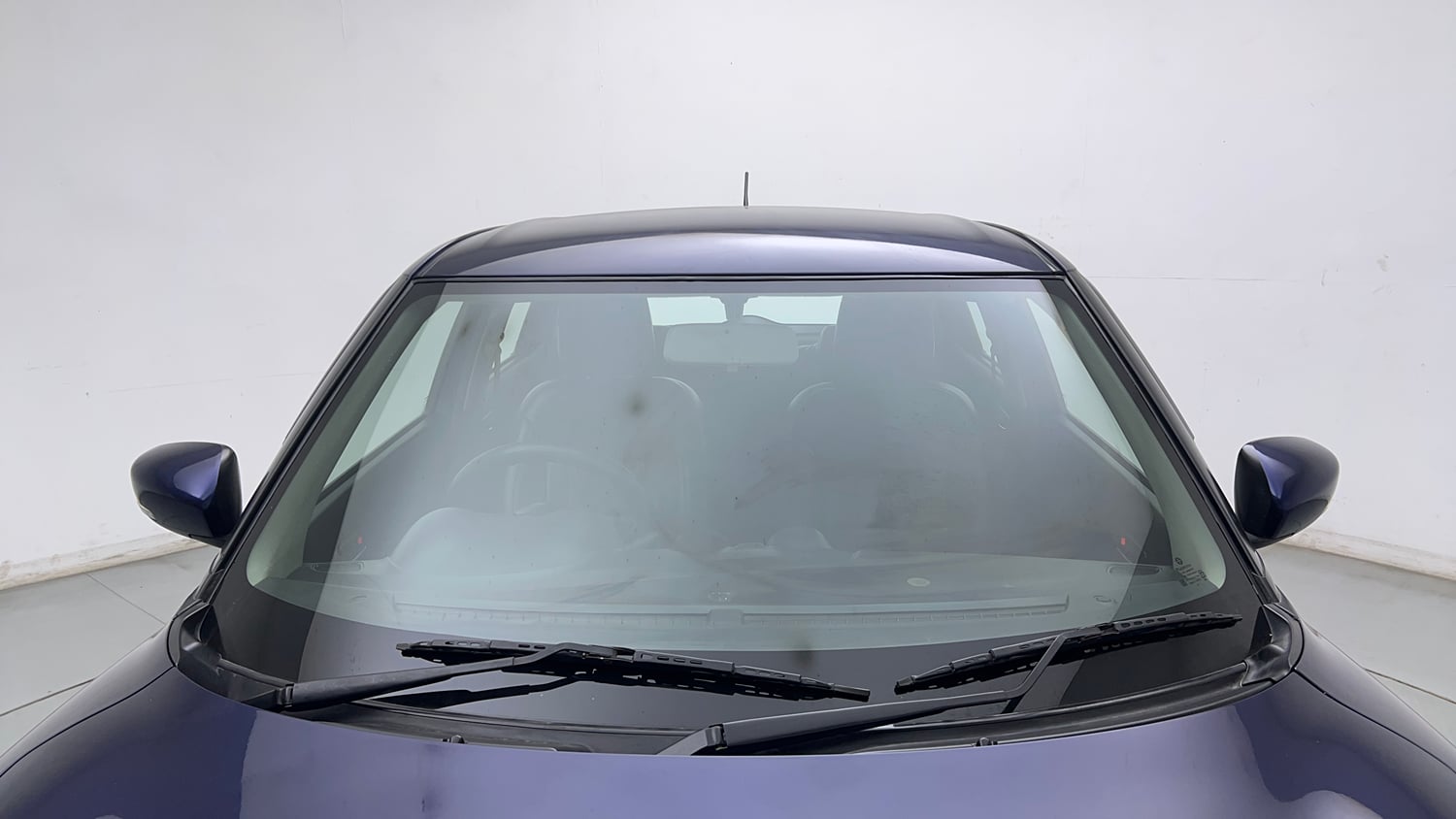 Used 2022 Maruti Suzuki Swift VXi Petrol Manual exterior FRONT WINDSHIELD VIEW