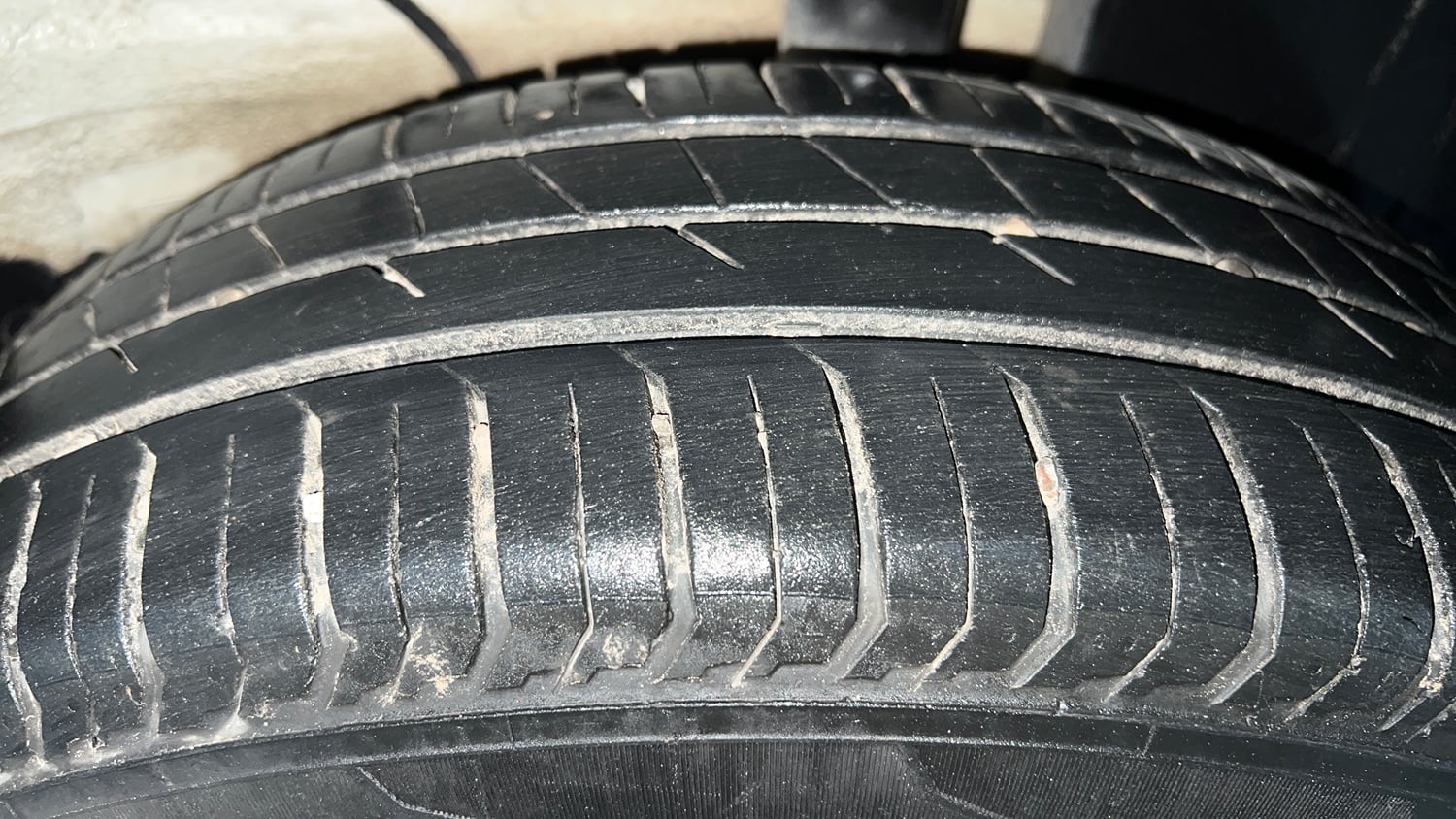Used 2024 Tata Punch Adventure Rhythm AMT Petrol Automatic tyres LEFT REAR TYRE TREAD VIEW