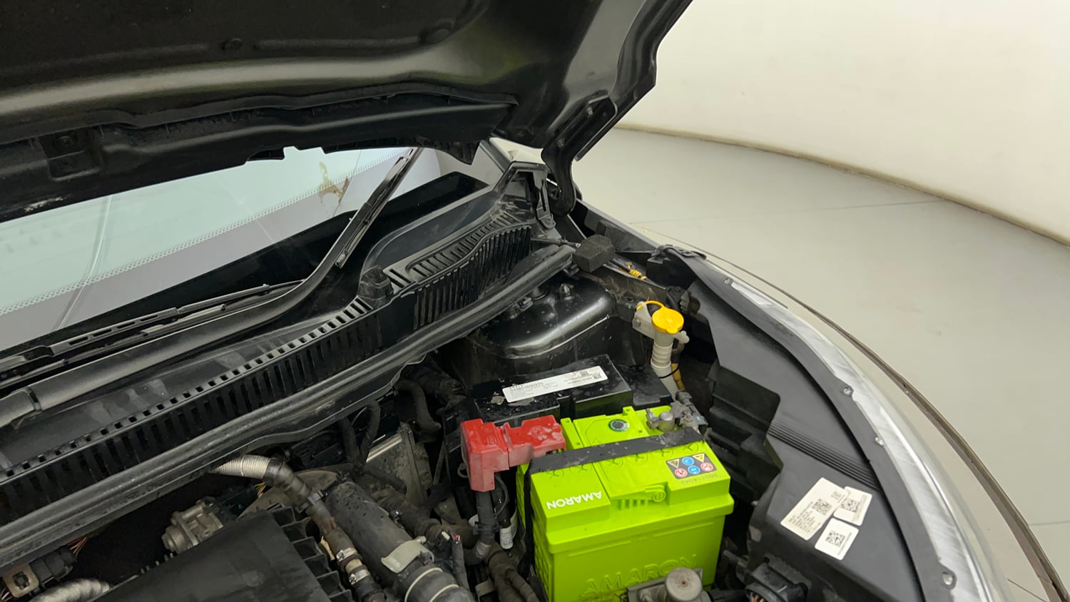 Used 2022 Tata Nexon XZA Plus Diesel Diesel Automatic engine ENGINE LEFT SIDE HINGE & APRON VIEW