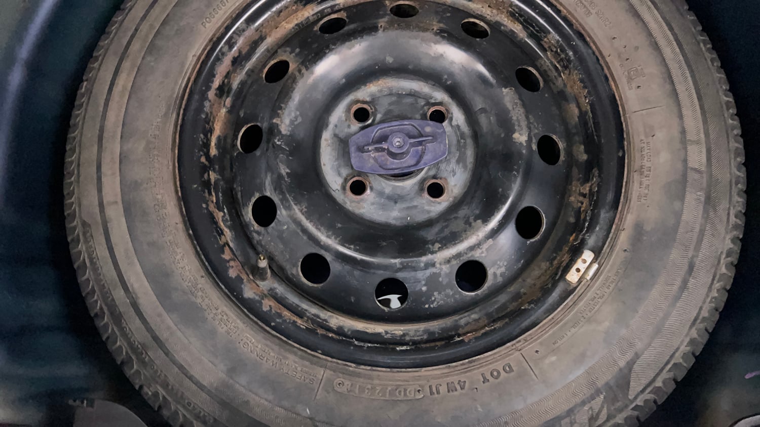 Used 2018 Maruti Suzuki Swift VXi Petrol Manual tyres SPARE TYRE VIEW