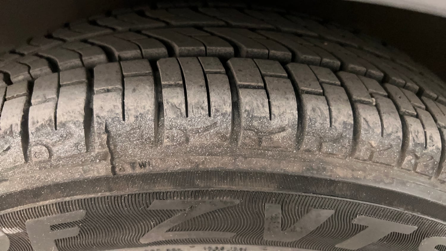 Used 2019 Hyundai Eon Era + Petrol Manual tyres LEFT FRONT TYRE TREAD VIEW
