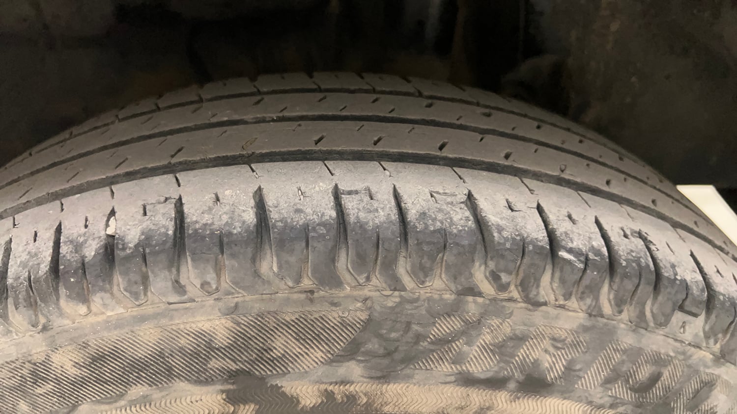 Used 2020 Maruti Suzuki Swift VXi AMT Petrol Automatic tyres LEFT REAR TYRE TREAD VIEW