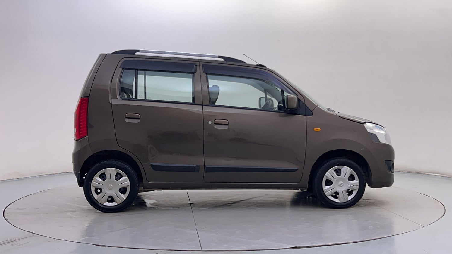 Used 2015 Maruti Suzuki Wagon R VXI Petrol Manual exterior RIGHT SIDE VIEW