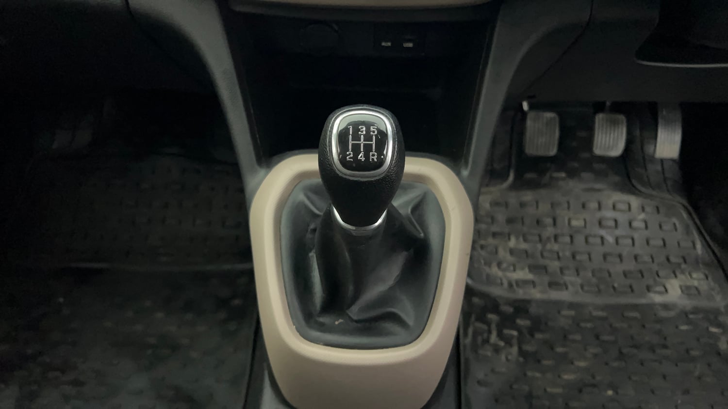 Used 2015 Hyundai Grand i10 Sportz 1.2 Kappa VTVT Petrol Manual interior GEAR  KNOB VIEW