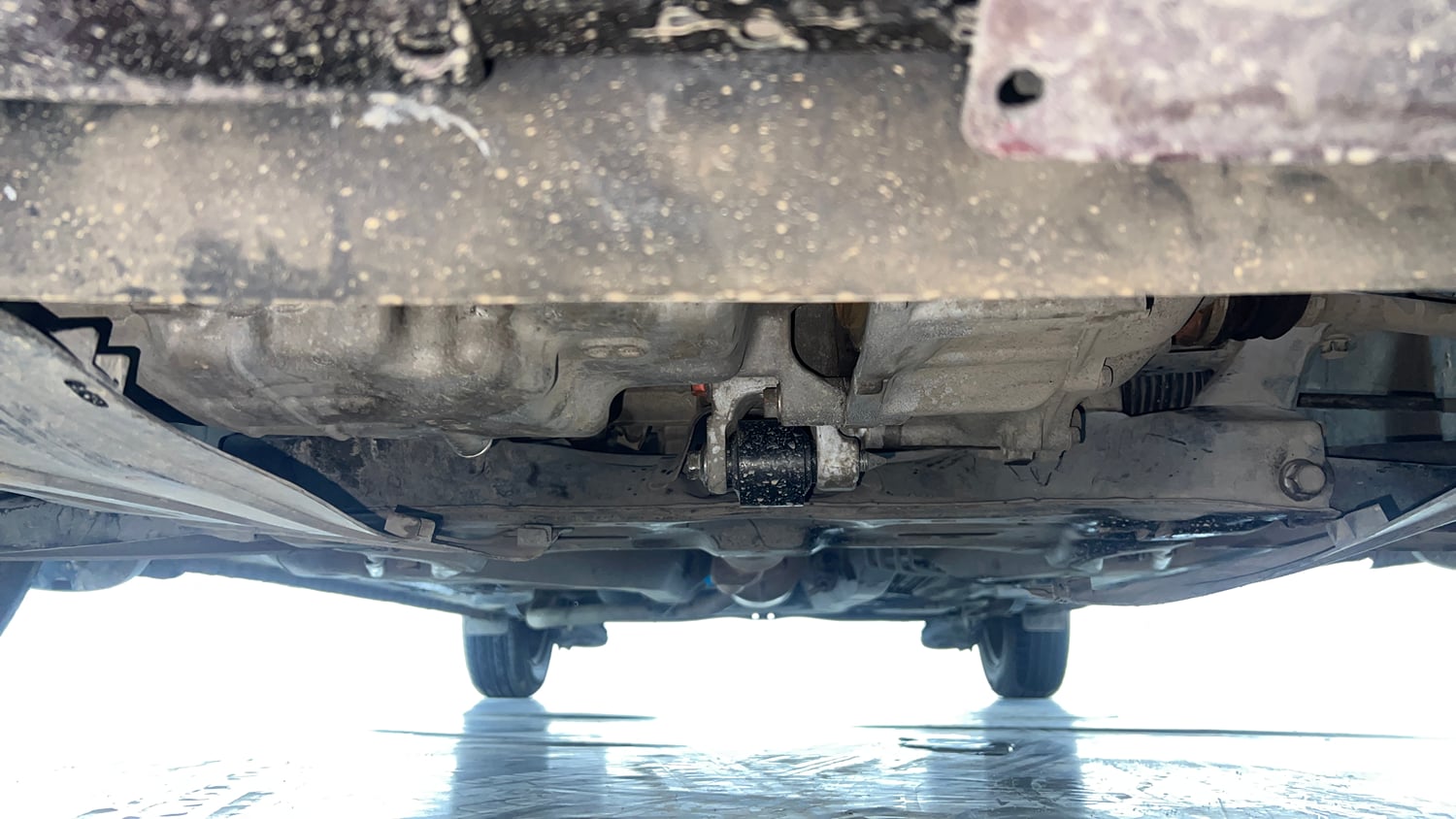 Used 2014 Honda Amaze 1.2 S i-VTEC Petrol Manual extra FRONT LEFT UNDERBODY VIEW