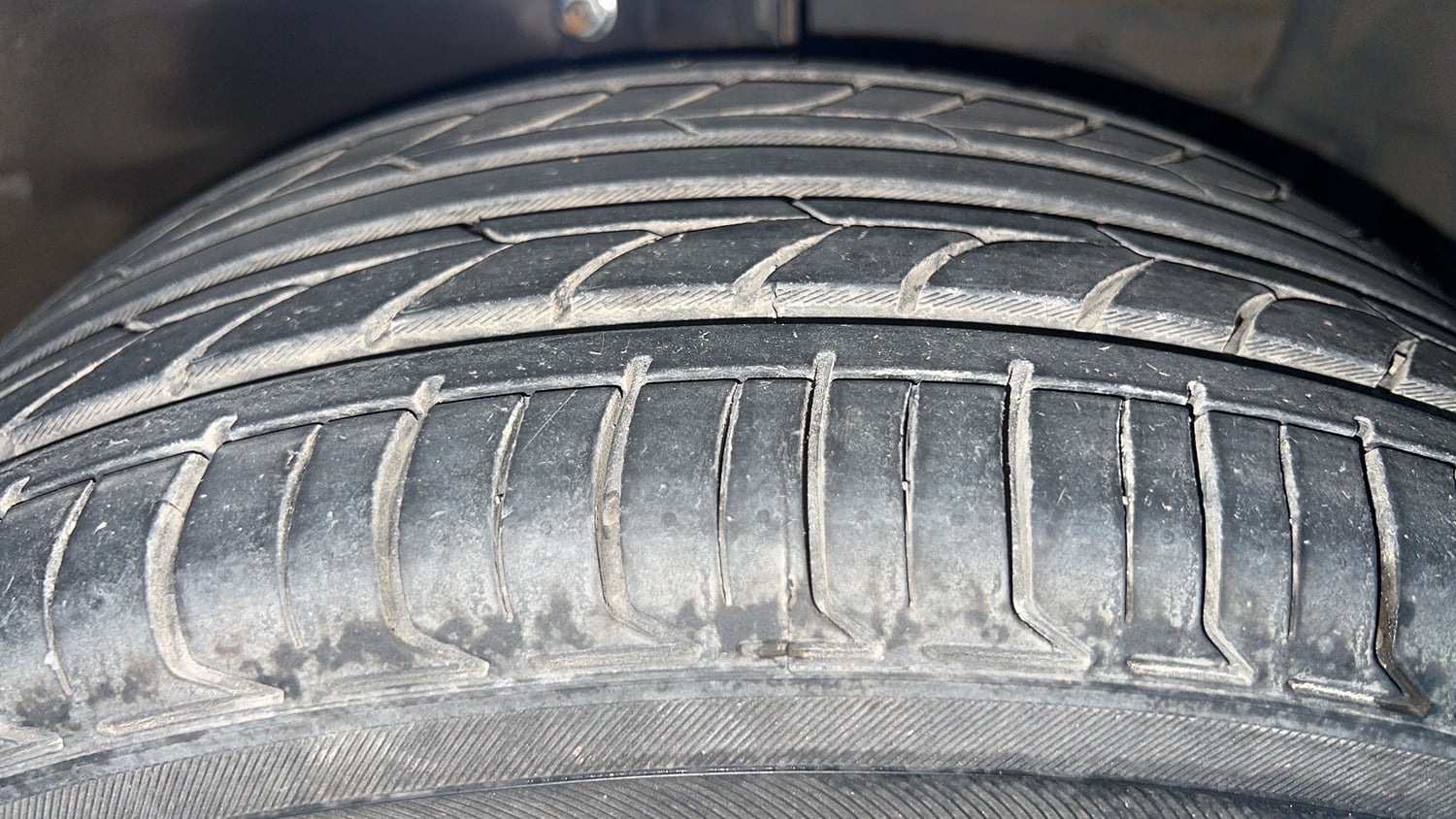 Used 2018 Maruti Suzuki Ciaz Alpha Hybrid 1.5 Petrol Manual tyres RIGHT FRONT TYRE TREAD VIEW