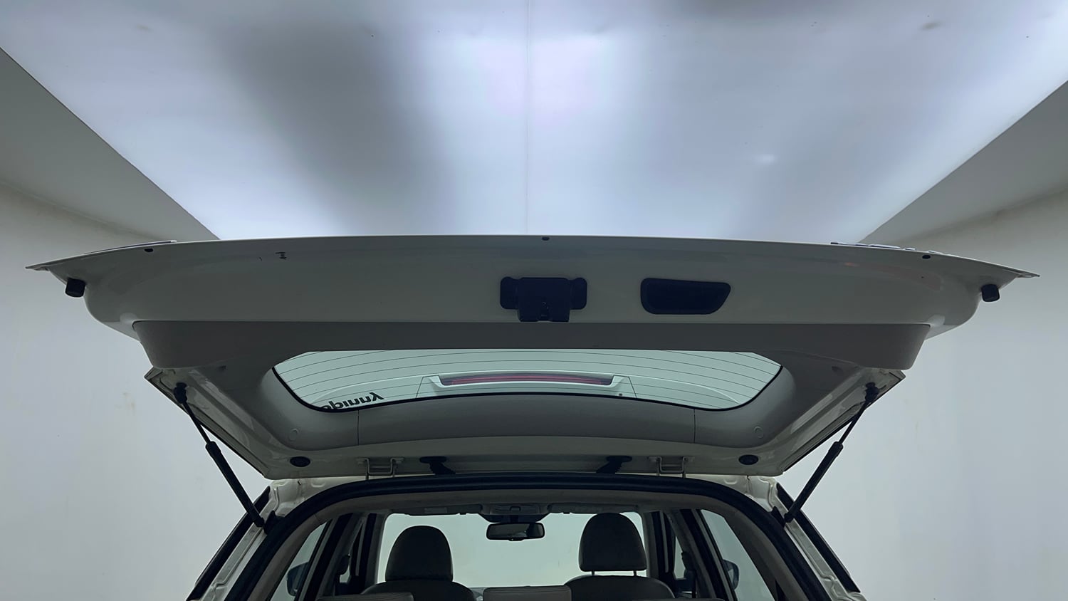 Used 2021 Mahindra XUV 300 W8 (O) 1.5 Diesel AMT Diesel Automatic interior DICKY DOOR OPEN VIEW