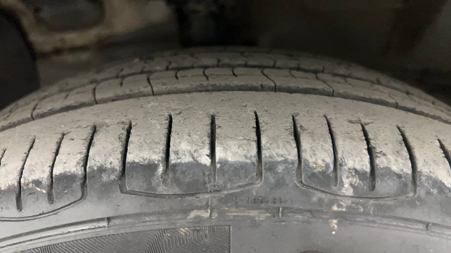Used 2014 Hyundai Grand i10 Asta AT 1.2 Kappa VTVT Petrol Automatic tyres LEFT FRONT TYRE TREAD VIEW