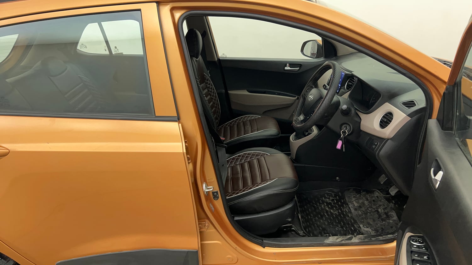 Used 2015 Hyundai Grand i10 Sportz 1.2 Kappa VTVT Petrol Manual interior RIGHT SIDE FRONT DOOR CABIN VIEW