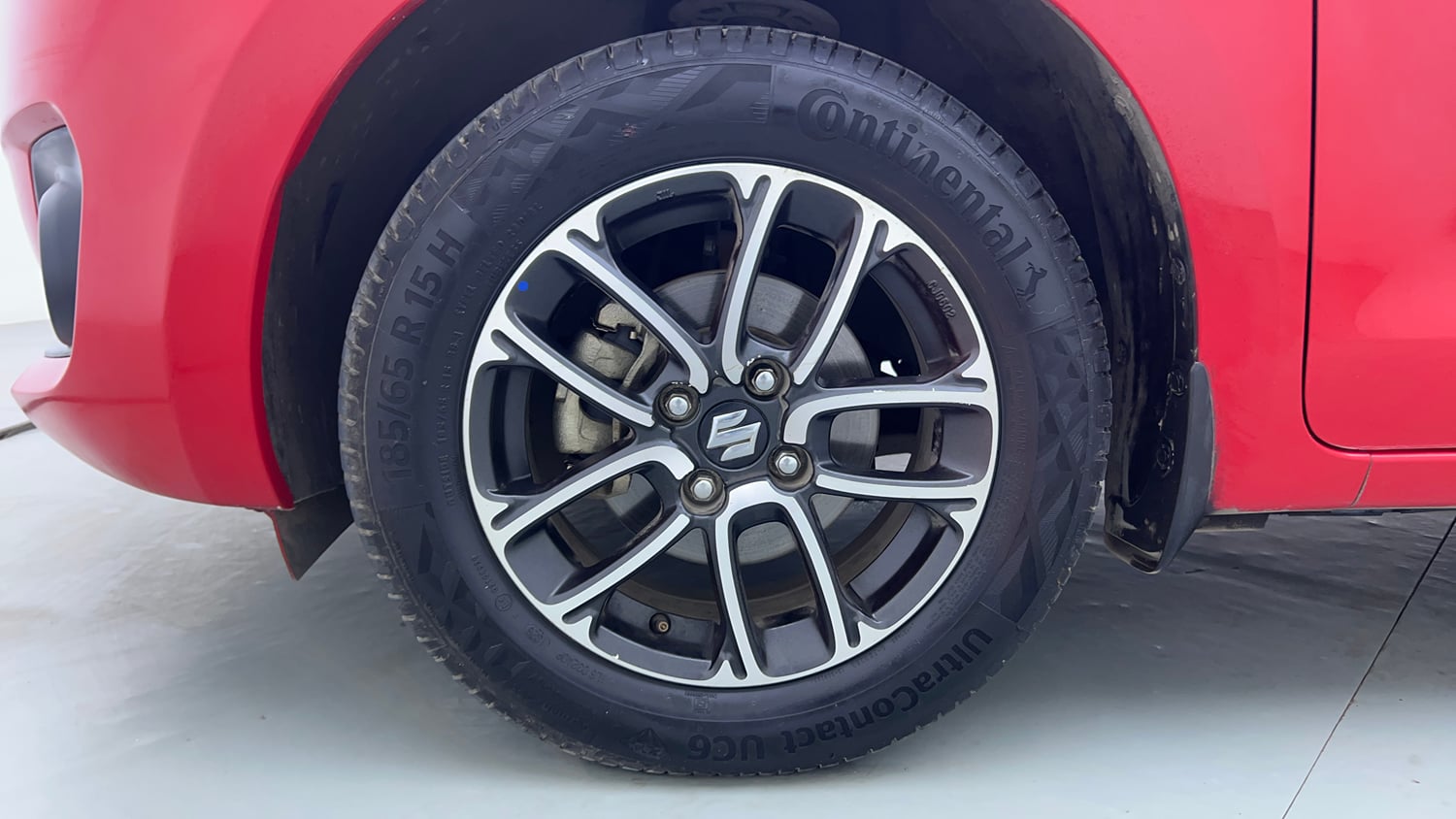 Used 2023 Maruti Suzuki Swift ZXi Plus AMT Dual Tone Petrol Automatic tyres LEFT FRONT TYRE RIM VIEW
