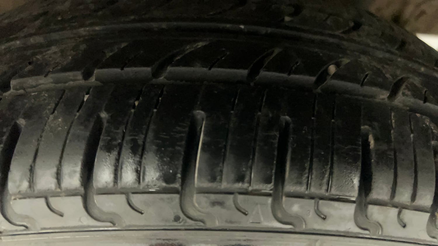 Used 2015 Hyundai Grand i10 Sportz 1.2 Kappa VTVT Petrol Manual tyres LEFT REAR TYRE TREAD VIEW