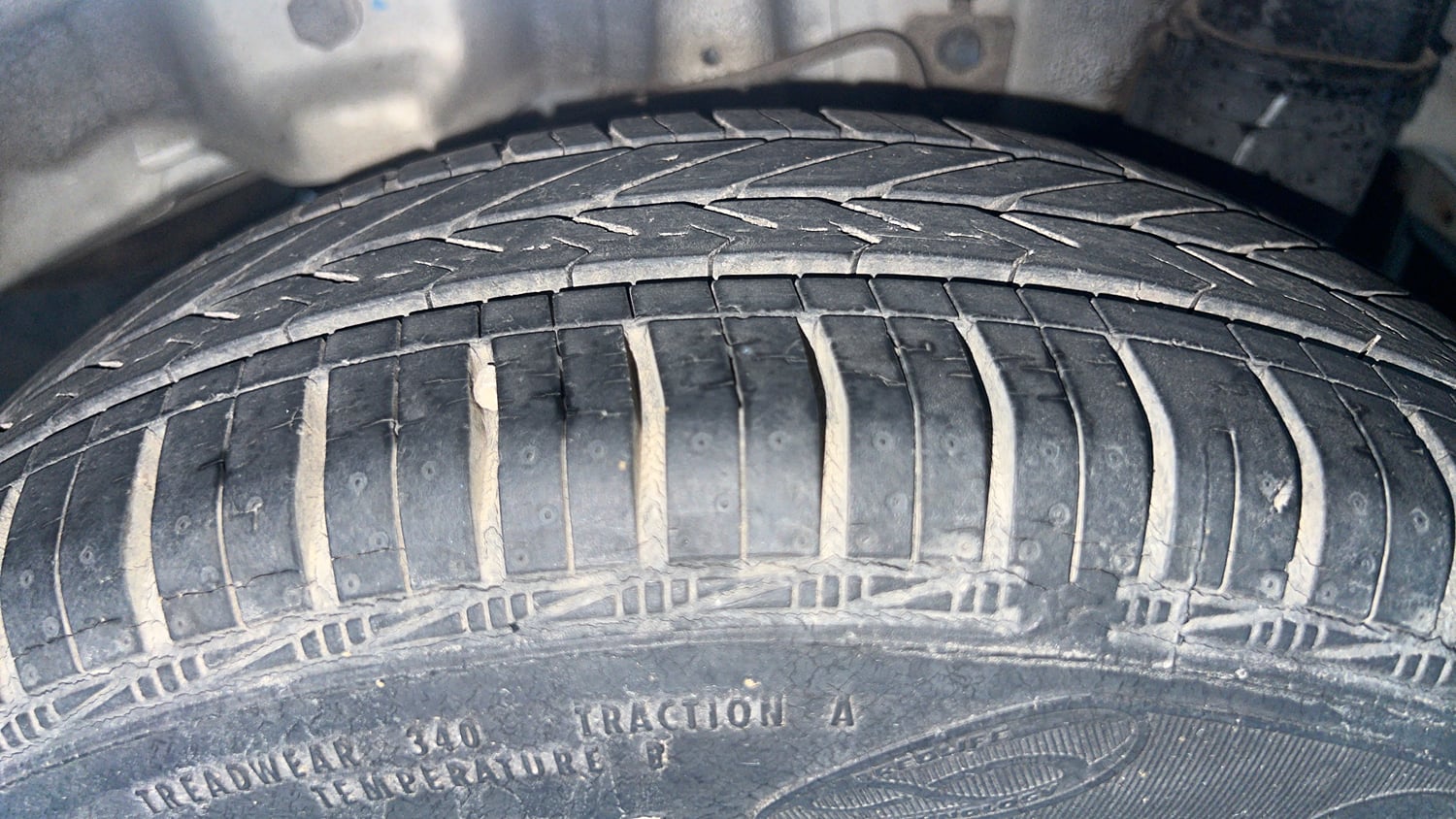 Used 2018 Hyundai Eon Era + Petrol Manual tyres LEFT REAR TYRE TREAD VIEW