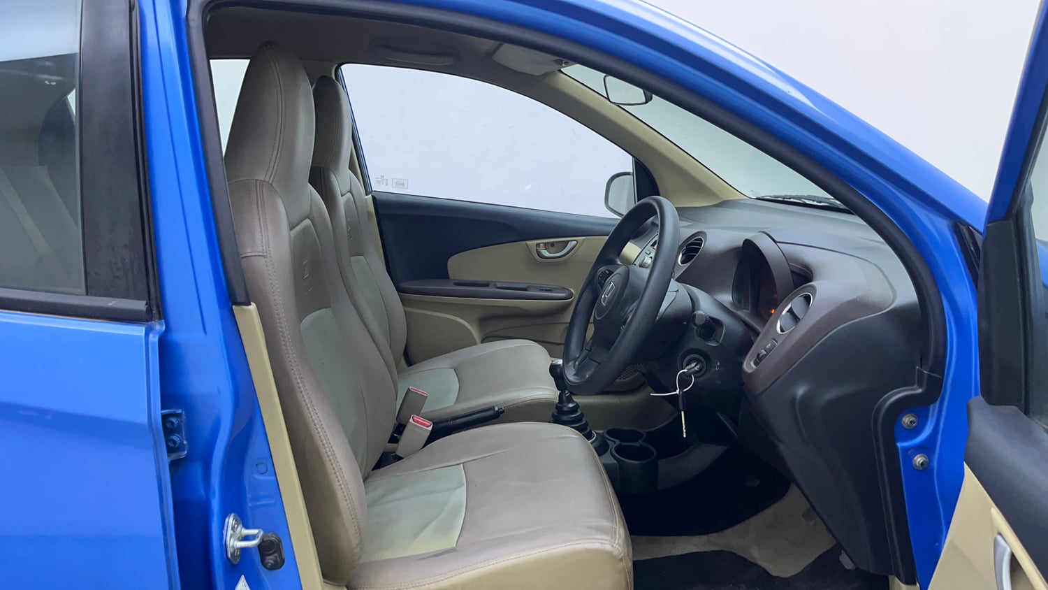 Used 2013 Honda Brio V MT Petrol Manual interior RIGHT SIDE FRONT DOOR CABIN VIEW