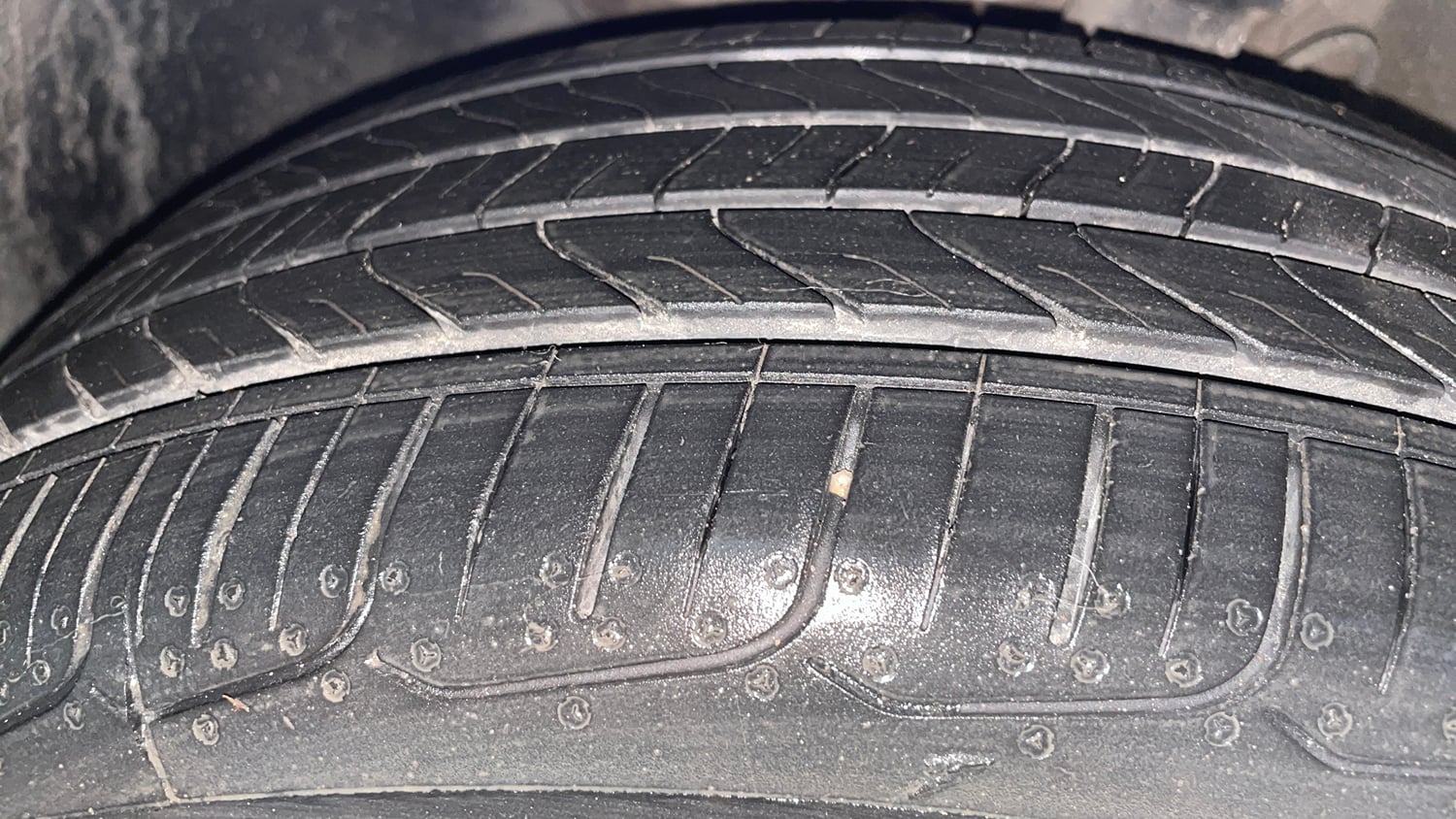 Used 2019 Hyundai Elite i20 Asta 1.2 Dual Tone Petrol Manual tyres LEFT FRONT TYRE TREAD VIEW