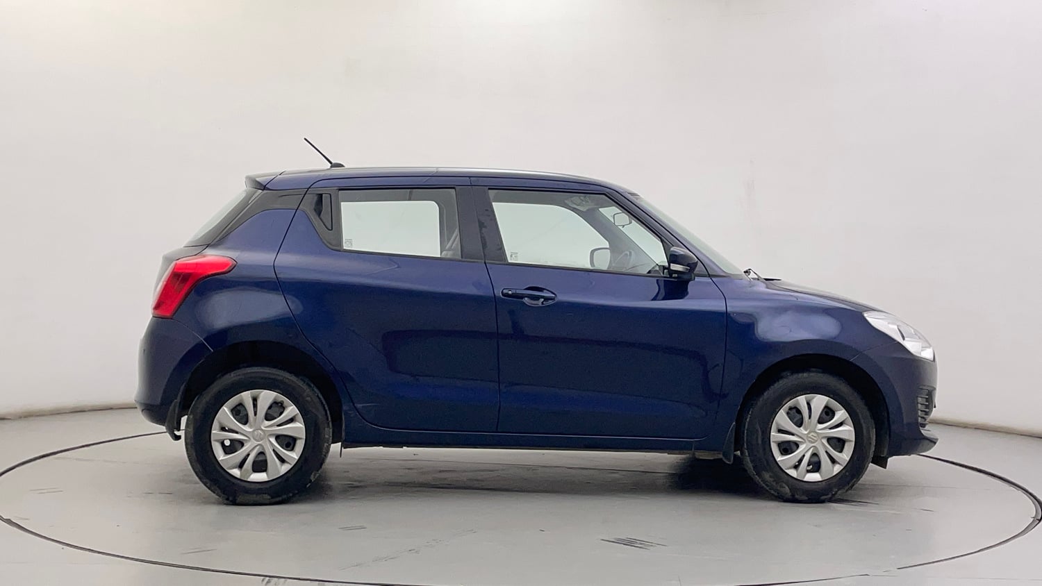 Used 2019 Maruti Suzuki Swift VXi AMT Petrol Automatic exterior RIGHT SIDE VIEW