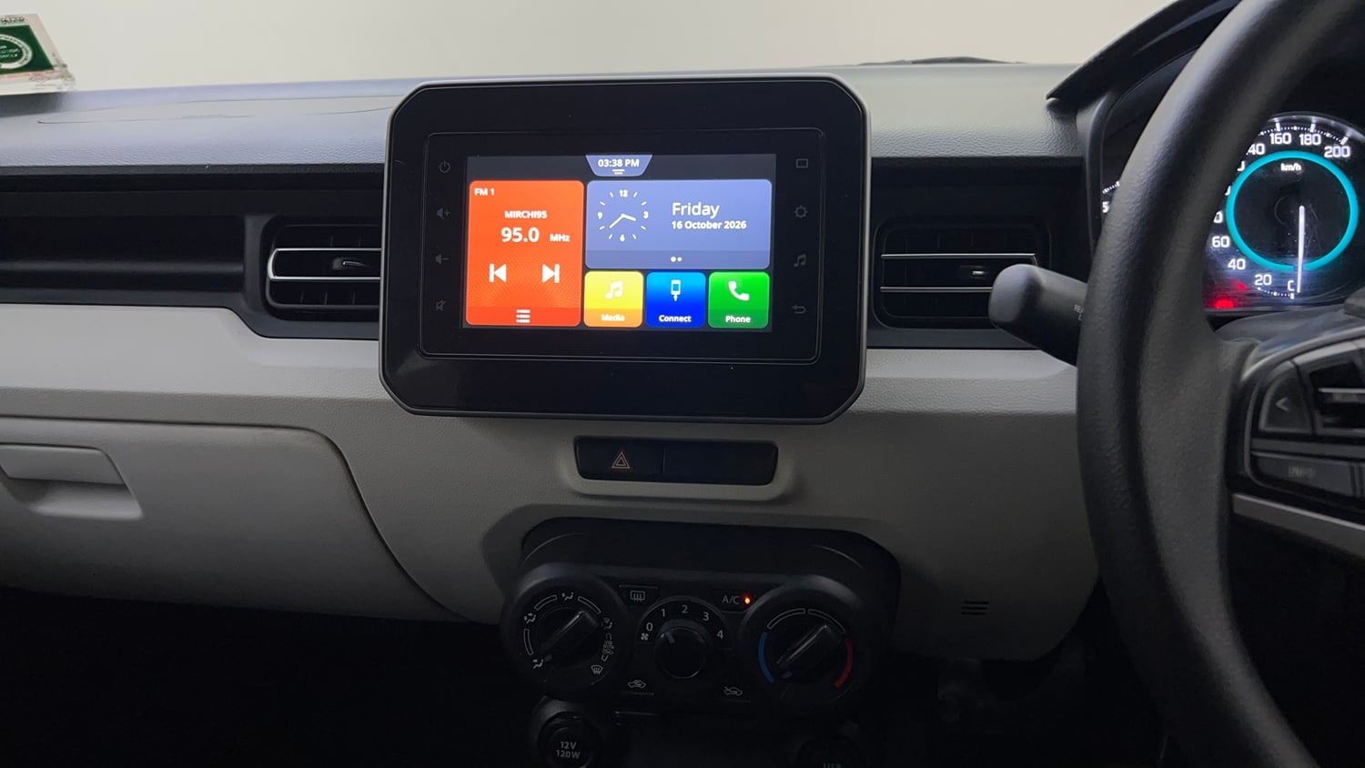 Used 2023 Maruti Suzuki Ignis Zeta 1.2 AMT Petrol Automatic top_features Touch screen infotainment system