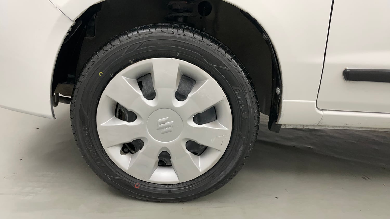Used 2014 Maruti Suzuki Alto K10 VXi Petrol Manual tyres LEFT FRONT TYRE RIM VIEW