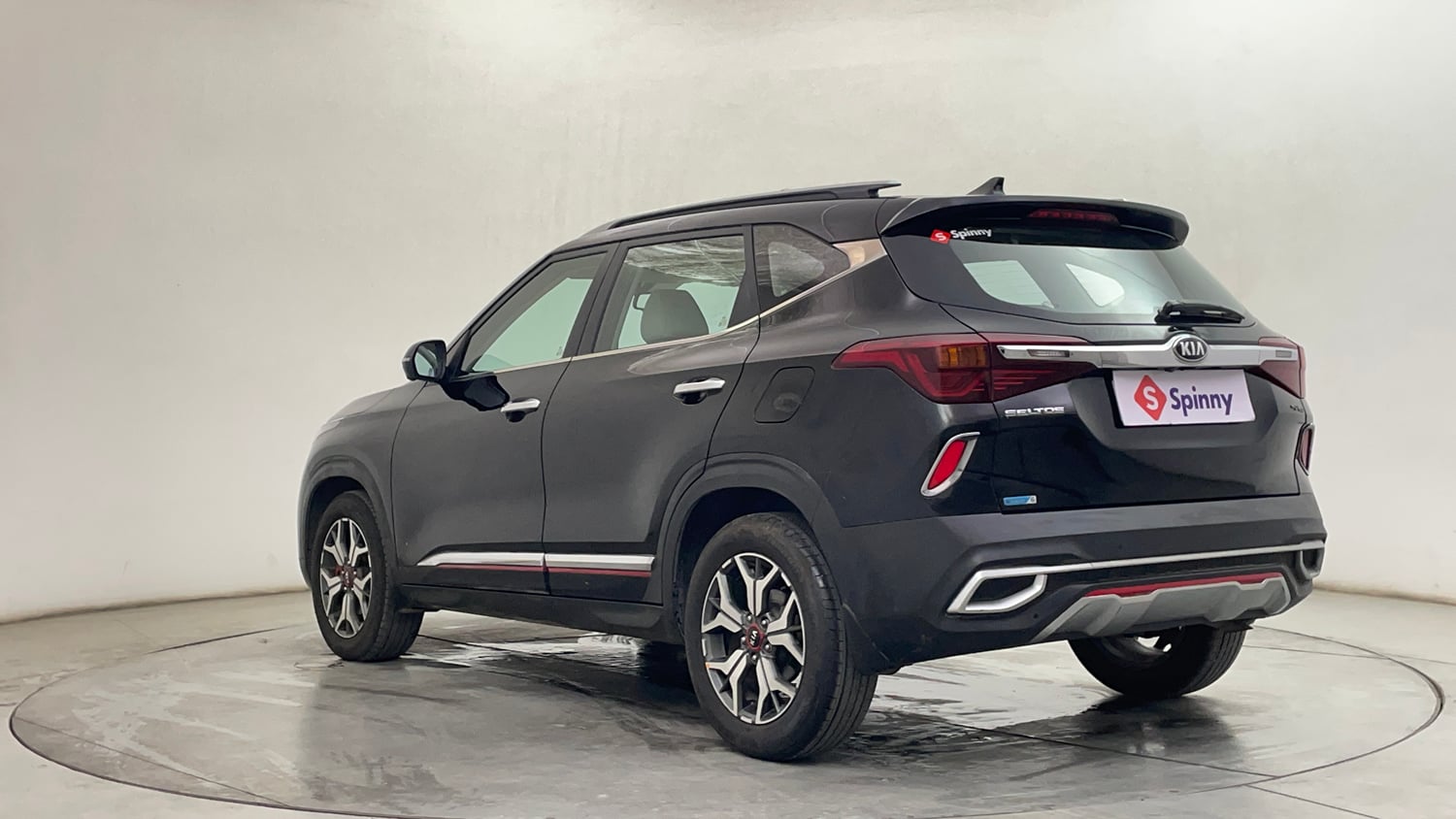 Used 2020 Kia Seltos GTX Plus AT 1.5 Diesel Diesel Automatic exterior LEFT REAR CORNER VIEW