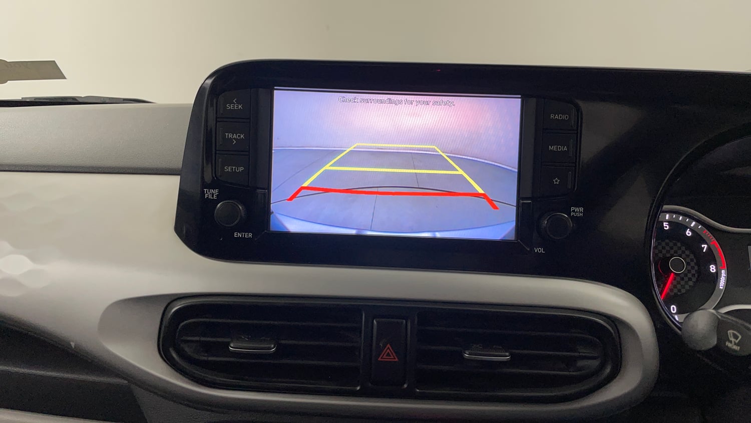 Used 2022 Hyundai Grand i10 Nios Sportz AMT 1.2 Kappa VTVT Petrol Automatic top_features Rear camera