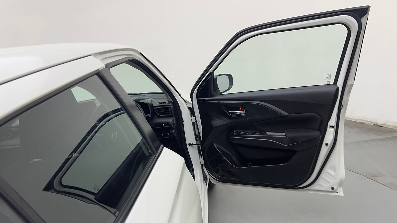 Used 2025 Maruti Suzuki Swift VXi CNG Cng Manual interior RIGHT FRONT DOOR OPEN VIEW