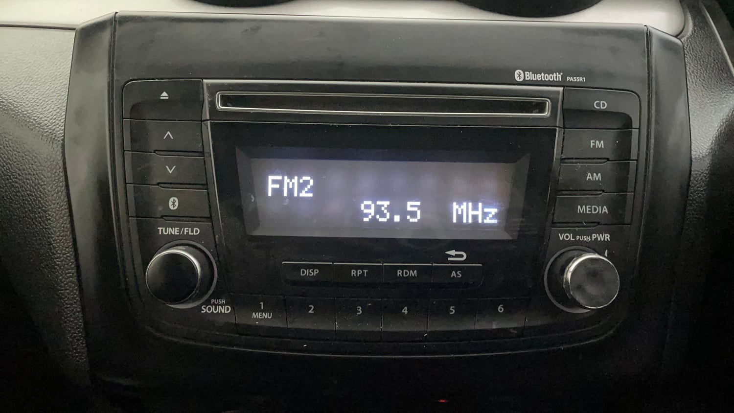 Used 2019 Maruti Suzuki Swift VXi AMT Petrol Automatic top_features Integrated (in-dash) music system