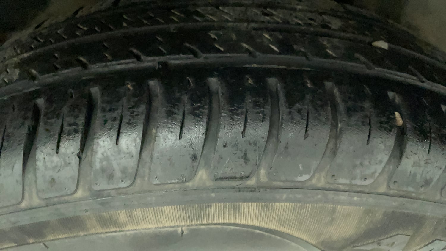 Used 2019 Maruti Suzuki Swift VXi AMT Petrol Automatic tyres LEFT REAR TYRE TREAD VIEW