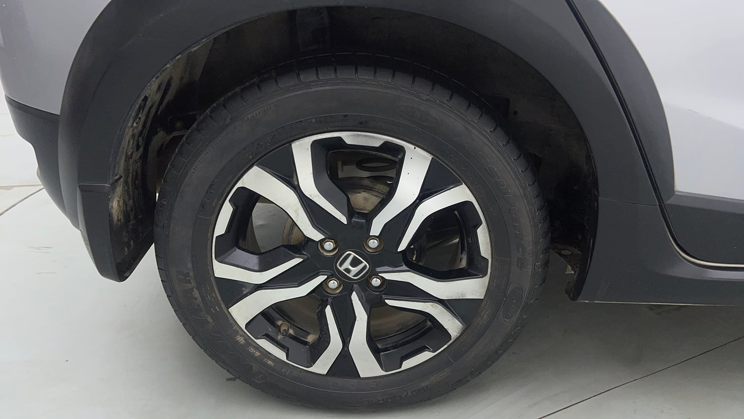 Used 2022 Honda WR-V VX MT Petrol Petrol Manual tyres RIGHT REAR TYRE RIM VIEW