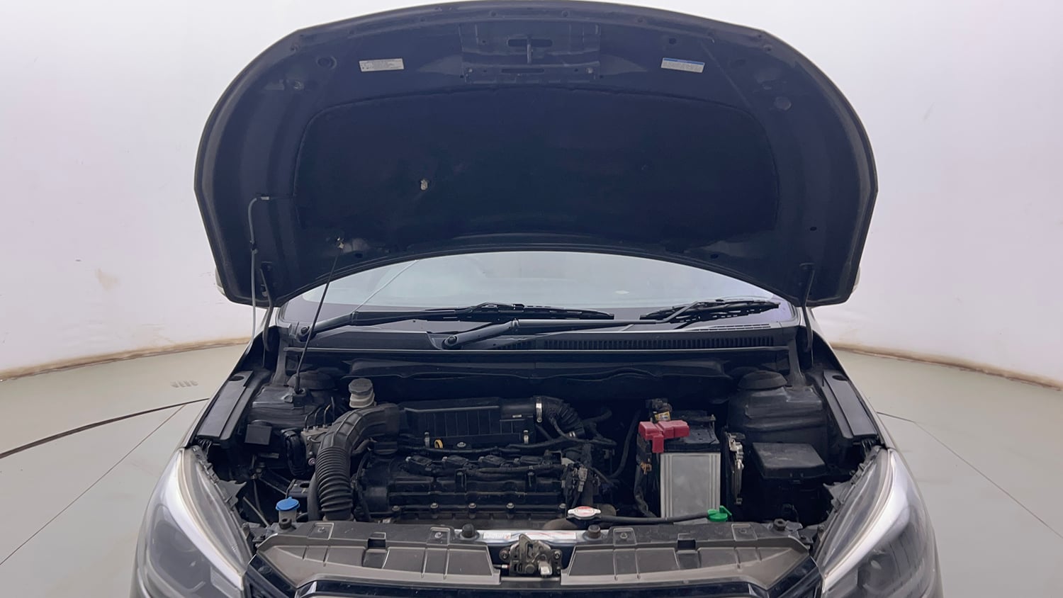 Used 2021 Maruti Suzuki Ciaz Alpha 1.5 Petrol Manual engine ENGINE & BONNET OPEN FRONT VIEW