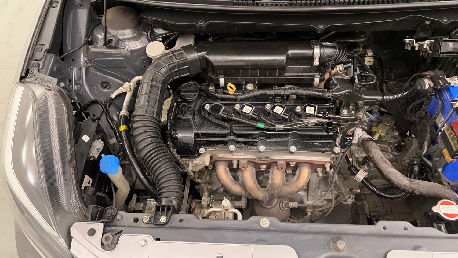 Used 2020 Maruti Suzuki Baleno Zeta Petrol Manual engine ENGINE RIGHT SIDE VIEW