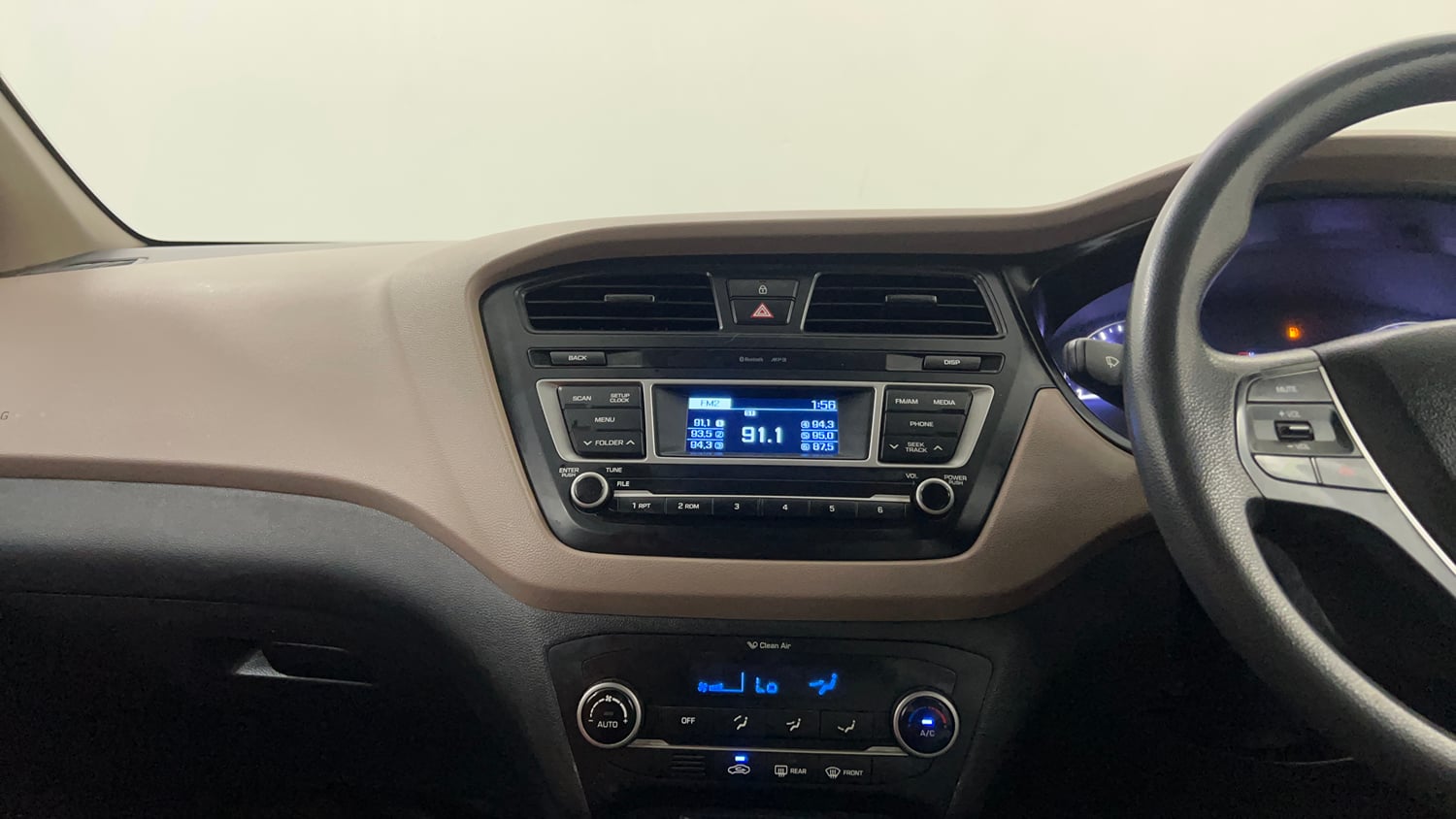 Used 2016 Hyundai Elite i20 Sportz 1.2 Petrol Manual interior MUSIC SYSTEM & AC CONTROL VIEW