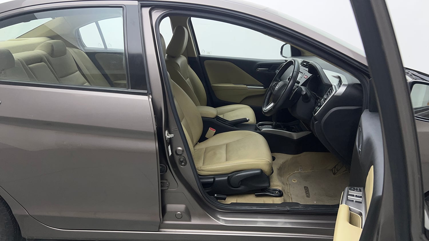 Used 2014 Honda City VX CVT Petrol Automatic interior RIGHT SIDE FRONT DOOR CABIN VIEW