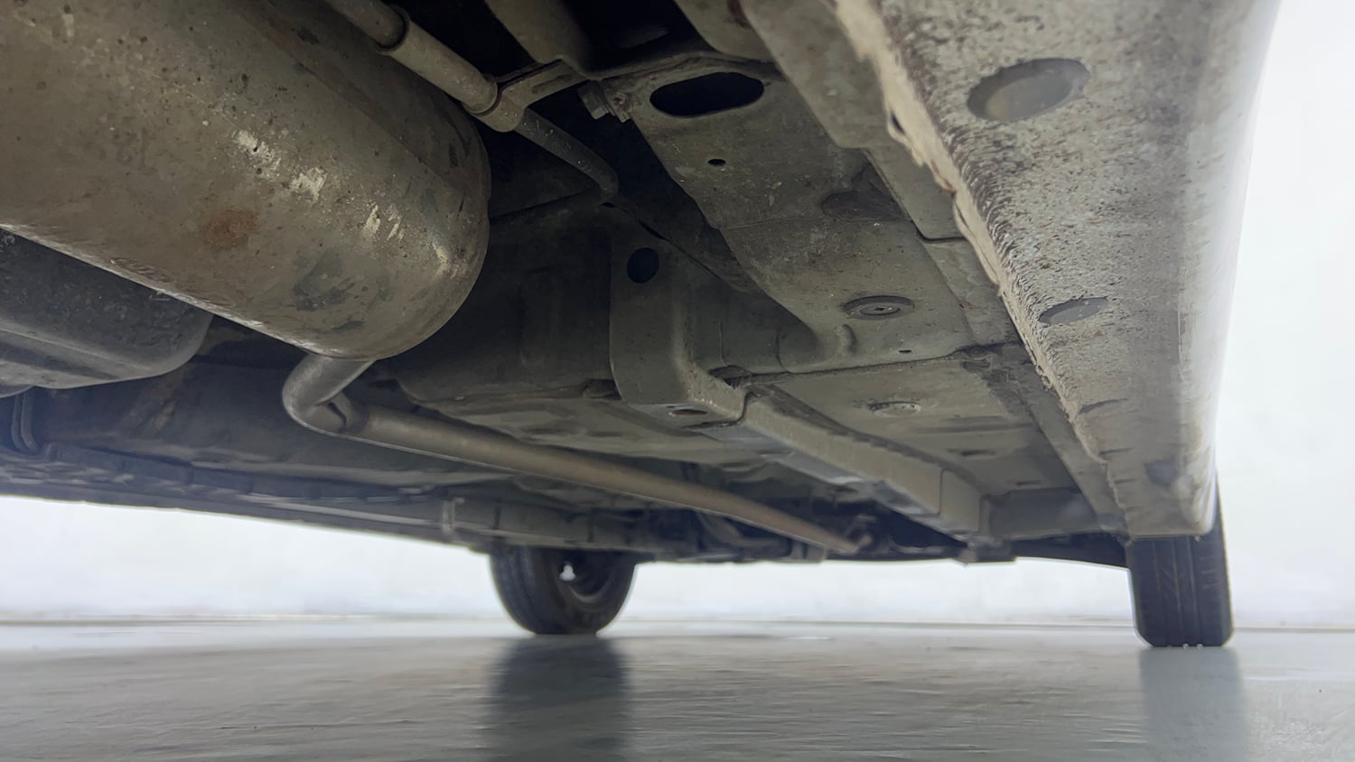 Used 2018 Hyundai Eon Era + Petrol Manual extra REAR RIGHT UNDERBODY VIEW