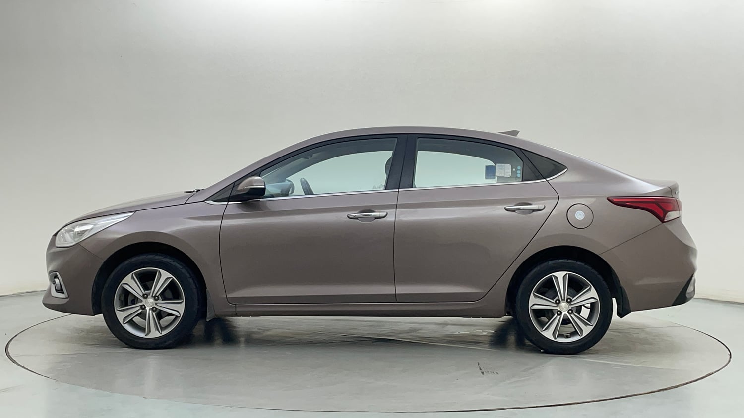 Used 2019 Hyundai Verna SX (O)1.6 VTVT Petrol Manual exterior LEFT SIDE VIEW