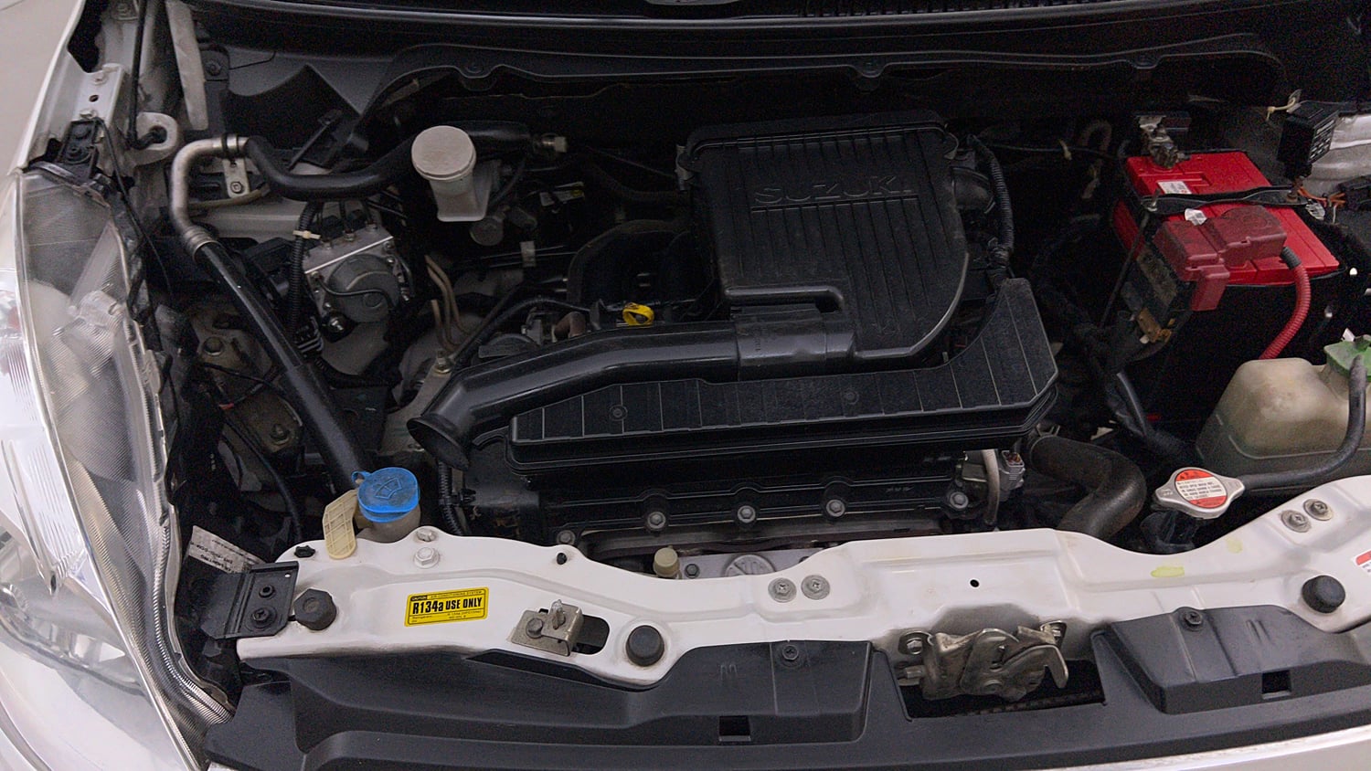 Used 2016 Maruti Suzuki Ertiga ZXI Petrol Manual engine ENGINE RIGHT SIDE VIEW
