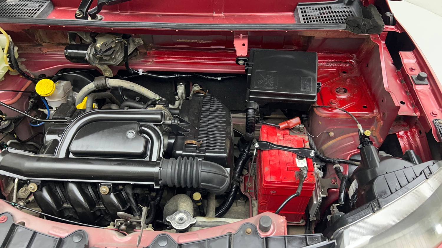 Used 2018 Renault Kwid RXL Petrol Manual engine ENGINE LEFT SIDE VIEW