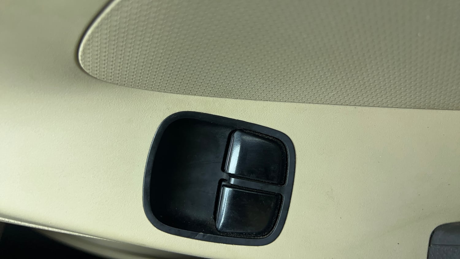 Used 2018 Hyundai Eon Era + Petrol Manual top_features Power windows