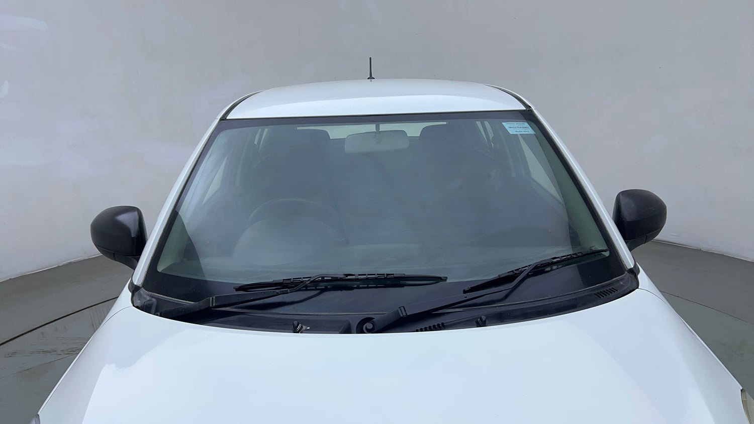 Used 2013 Maruti Suzuki Swift LXi Petrol Manual exterior FRONT WINDSHIELD VIEW