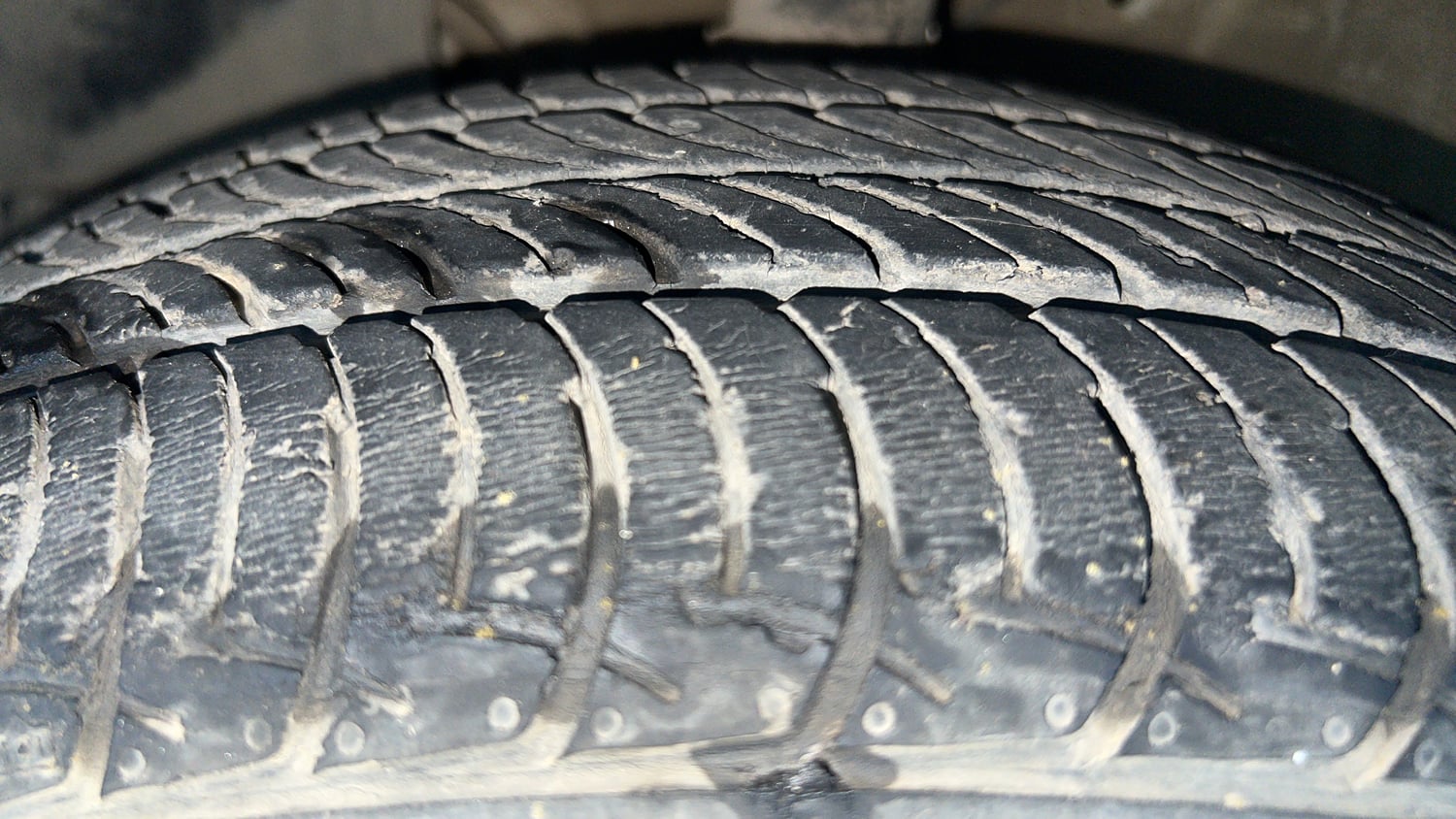 Used 2021 Maruti Suzuki Wagon R 1.0 VXi 1.0 AMT Petrol Automatic tyres LEFT FRONT TYRE TREAD VIEW