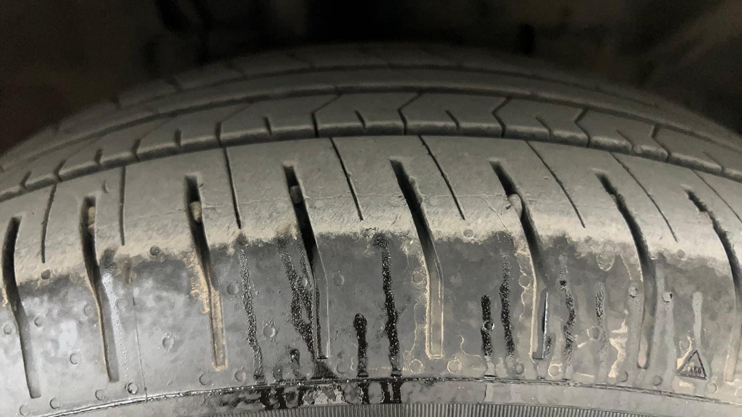 Used 2021 Ford EcoSport Titanium Plus 1.5L Ti-VCT AT Petrol Automatic tyres RIGHT FRONT TYRE TREAD VIEW